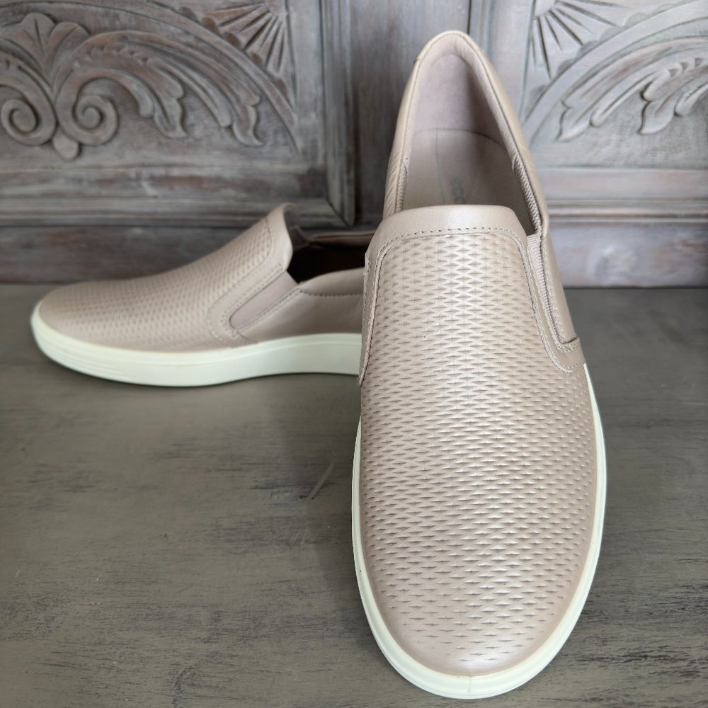NEW ECCO Women's Soft Classic Slip on Sneaker Grey Rose Metallic 40 (US 9-9.5)